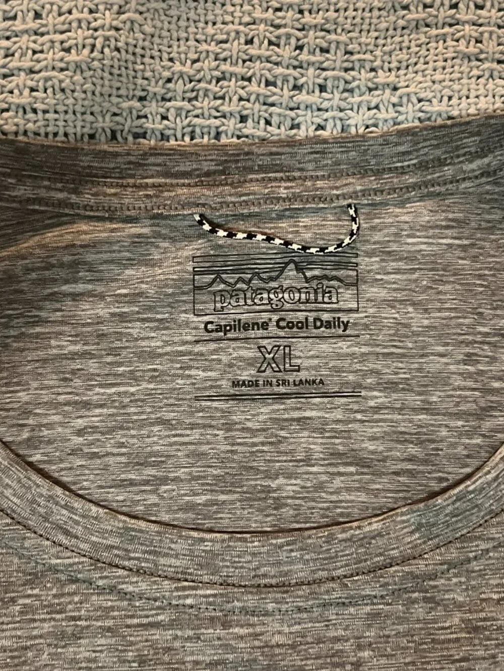 Patagonia Mens Long Sleeve XL Gray Capilene Cool Daily